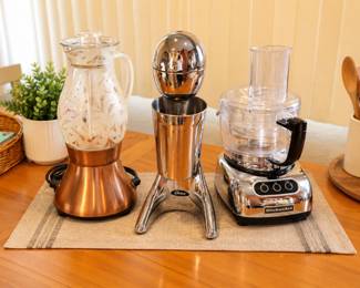 Retro Kitchen Appliance Display