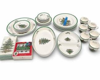 Spode Christmas Tree Dinnerware, Serving Pieces and Boxed Canapé Spreaders