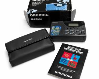 Grundig TR II Digital World Receiver Shortwave Radio with Box, Pouch and Guide