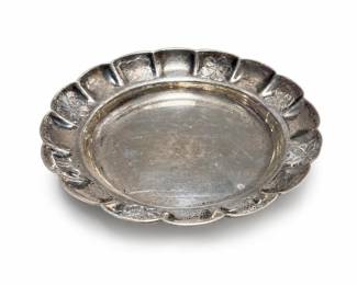 Sanborns Mexico Sterling Silver Small Dish with Engraved Lobed Rim, 57 Grams