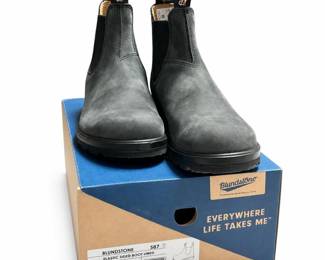 Blundstone 587 Rustic Black Chelsea Boots, Men's 7.5/Women's 9.5, with Box
