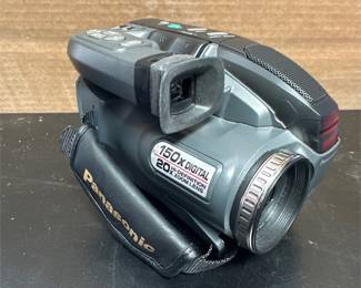 Panasonic Palmcorder PalmSight PV-L501D VHS-C Camcorder with Charger