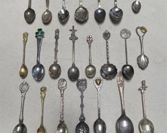 22 Souvenir Spoons with Coronation 1953, Ireland, London, Australia and Mexico