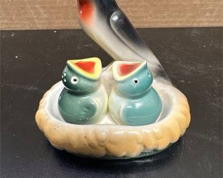 Ceramic Mother Bird Nest Salt and Pepper Set with Two Baby Bird Shakers