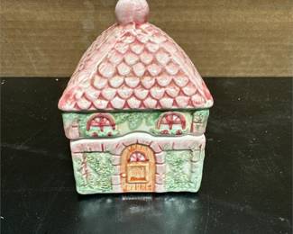Avon Country Cottage Stacking Salt and Pepper Shakers, 1980s