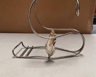 Wire Wine Bottle Caddy with Spiral Spring Handle and Cast Leaf Mounts