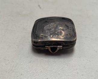 International Sterling No. 270 Compact with Floral and Ribbon Decoration