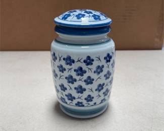 Blue and White Floral Covered Jar with Panda Base Mark