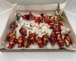 Santas and elves