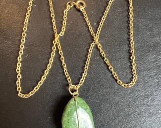 Green Stone Leaf Pendant Necklace