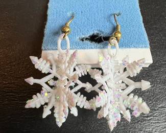 Vintage Plastic Snowflake Earrings