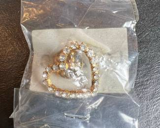 Costume Jewelry Heart Brooch