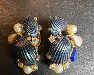 Schiaparelli signed vintage shell motif clip-on earrings