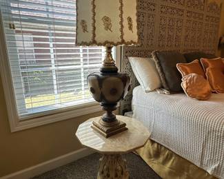 Suck a 1960 Hollywood Regency style lamp with original shade