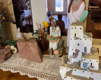 Figure And Miniature Building Decor