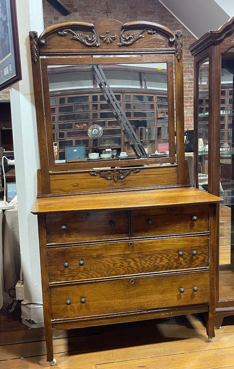 ANTIQUE DRESSER