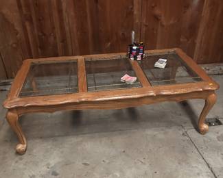 GLASS TOP COFFEE TABLE WITH QUEEN ANNE LEGS
