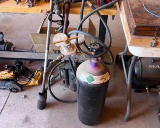 Torch Cylinder Regulators And Hoses