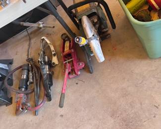 Floor Jacks And Lifting Tools