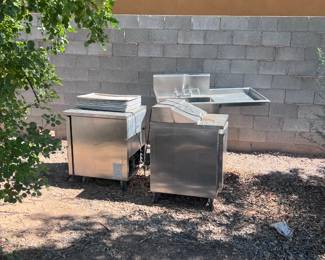 Outdoor Sinks And Cabinets
