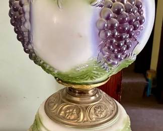 Stunning Vintage Gone with the Wind Lamp feat. Bubbly Grape Motif
