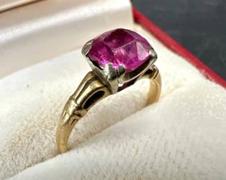 14K Gold Ring with Pink Gemstone — Size 6