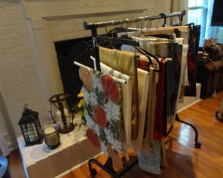Runners/Flags/Christmas Tree Skirts
