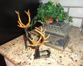 Nordic Reindeer Set in Black & Gold