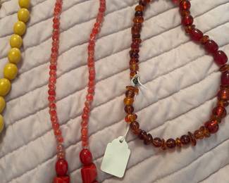 Bakelite jewelry necklaces 
