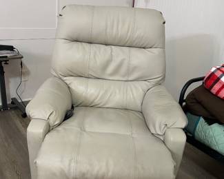 New assistant recliner 