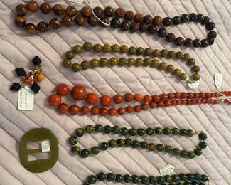 Bakelite jewelry necklaces 