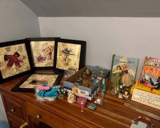 Trinkets and collectibles