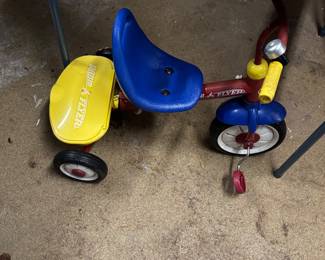 Kids tricycle 
