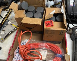 Spray paints 