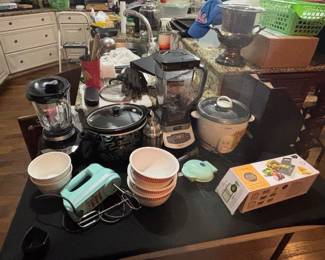 ninja blender, kitchenaid hand mixer , crockpot and more 