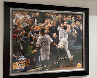 autographed Jaun Uribe 