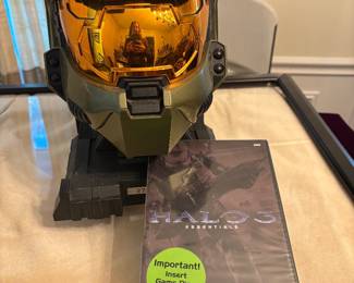 Halo 3 helmet with game 