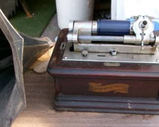 GRAPHOPHONE