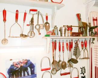 RED HANDLE WARE