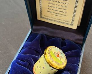 Halcyon Days “Piglet” pill box