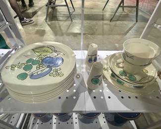 Vintage Vera dish set