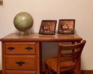 WOOD DESK & CHAIR
