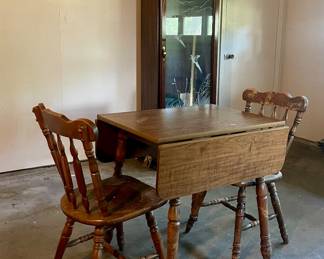 DROP LEAF TABLE & CHAIRS, GUN CABINET