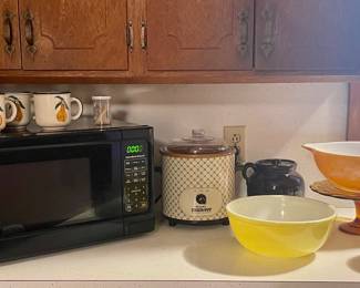 MICROWAVE , VINTAGE CROCK POT, PYREX BUTTERFLY GOLD TAB-HANDLED BOWL, YELLOW PYREX MIXING BOWL