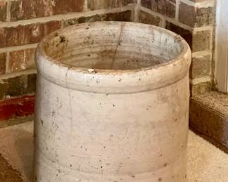 VINTAGE CROCK