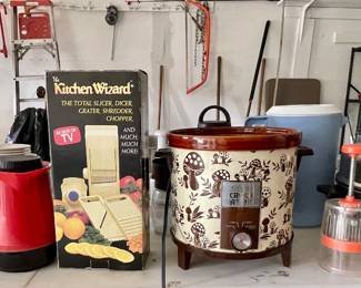 VINTAGE CROCK POT WITH MUSHROOMS-NO LID