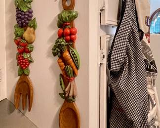 RETRO KITCHEN DECOR, VINTAGE APRONS