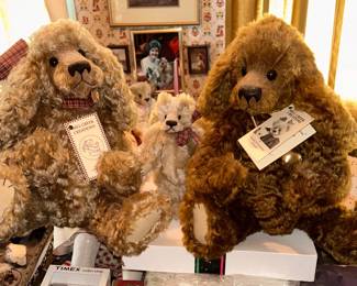 From Mill Creek Creations:  A pair of "Life Like Dogs" 1983  with their original hang tags by plush artist Rosalie Frischmann from  Arena , WI!! 