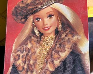 Shopping Chic Barbie with a cool looking box!