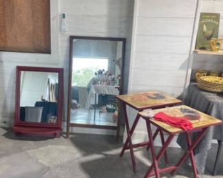 VINTAGE WALL MIRRORS, ROOSTER TV TRAYS